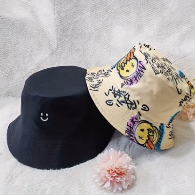 [Double-Sided Fisherman Hat] Double-sided fisherman hat with graffiti and joyful face print, fashionable outdoor sports unisex couple cap, European-style casual all-season travel beach bucket hat for summer